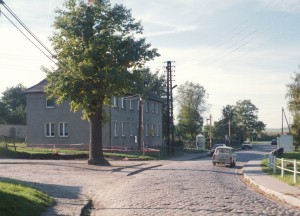 1995-10-145-01-f-gemeindehaus-dorf-grimme